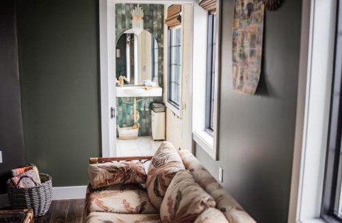 Perryville Hotel | The Atrium A Boutique Hotel Suite 16