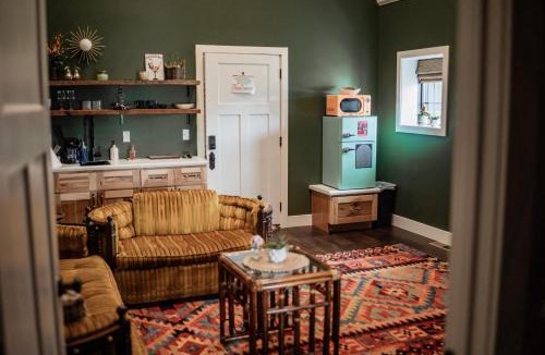 Perryville Hotel | The Atrium A Boutique Hotel Suite 14