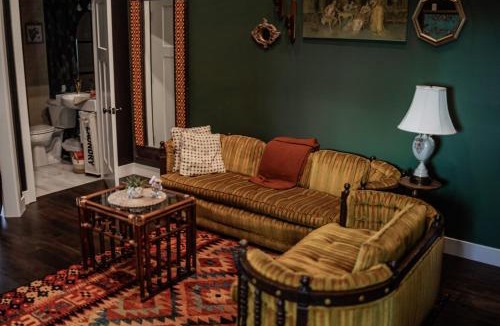 Perryville Hotel | The Atrium A Boutique Hotel Suite 14