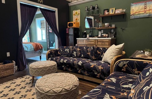 Perryville Apartment | The Atrium - A Boutique Hotel