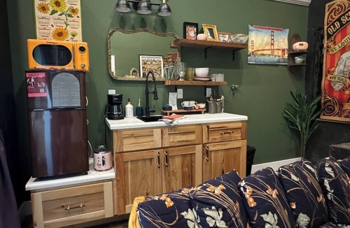 Perryville Apartment | The Atrium - A Boutique Hotel