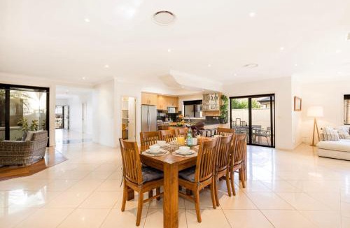 St. Georges Basin House | The Atrium by Experience Jervis Bay