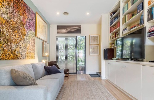 Richmond House | The Atrium Discover a Vibrant Rooftop Haven