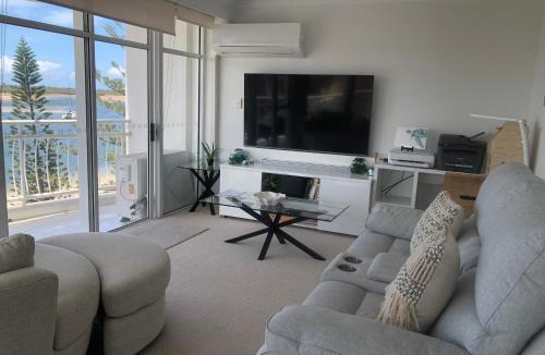 Biggera Waters Apartment | The Atrium Resort