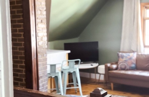 Champaign Apartment | The Attic: 2br - 1bth - 4 guests