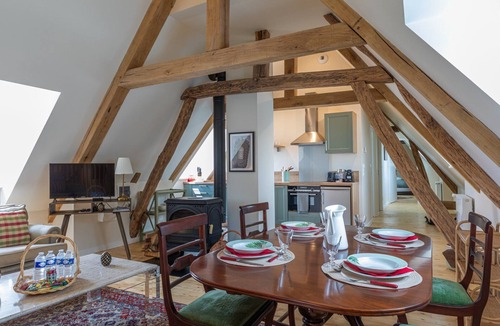 Tremblay-les-Villages Apartment | The Atypical ~ Garden ~ Autonomous Arrival