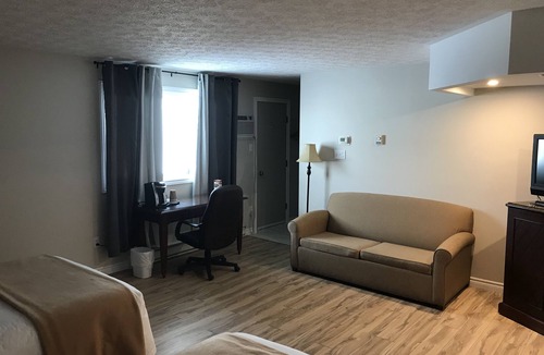 Dymond Hotel | The Auberge Inn
