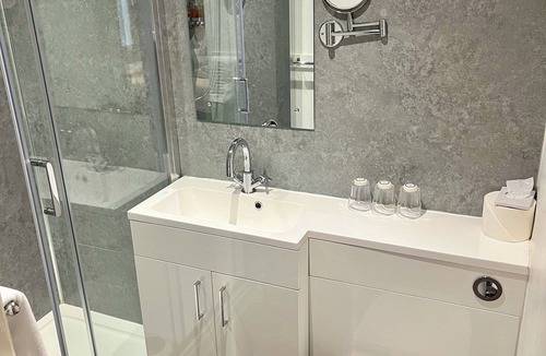 Morecambe Hotel | The Auckland Hotel