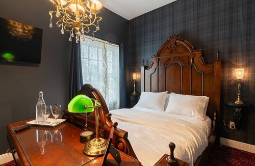 Spring Hotel | The August Inn