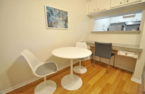 South Lamar Apartment | The Austin Cool Condo
