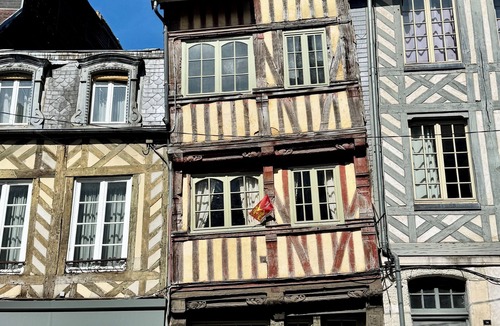 Lisieux House | The authentic 16 in the heart of the city