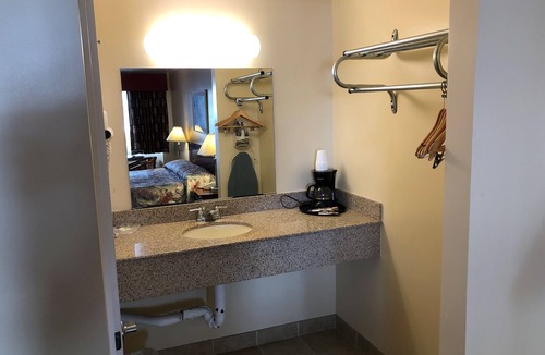 Somers Point Hotel | The Aventis Inn