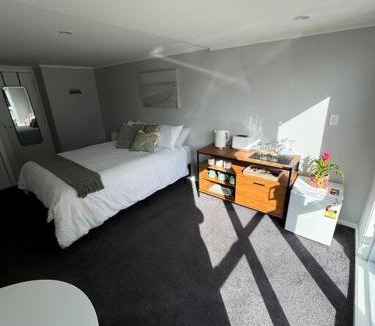 Tauranga South Apartment | The Avenues Hideaway