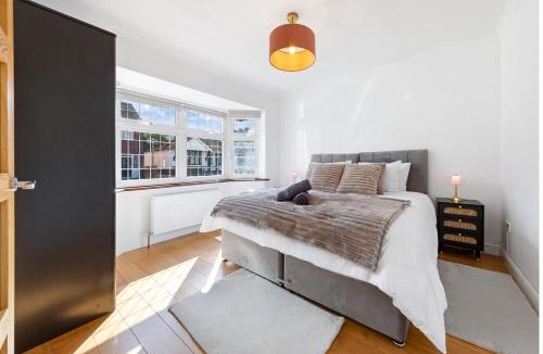 Harlington House | The Aviator By Allsquare Stays Heathrow M4 M25