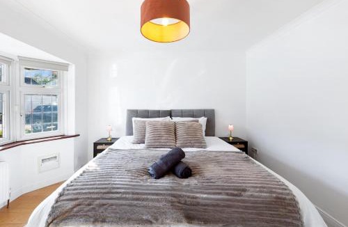 Harlington House | The Aviator By Allsquare Stays Heathrow M4 M25