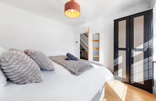 Harlington House | The Aviator By Allsquare Stays Heathrow M4 M25