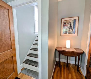 Irving Park East Apartment | The Avondale Attic
