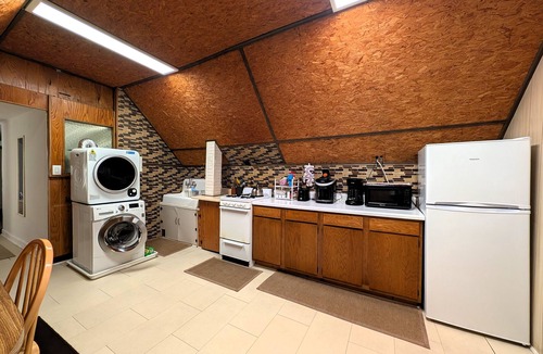 Irving Park East Apartment | The Avondale Attic