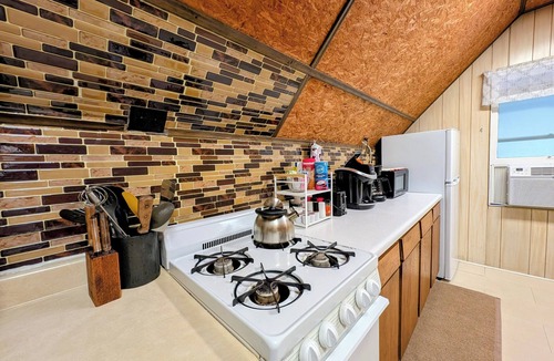 Irving Park East Apartment | The Avondale Attic