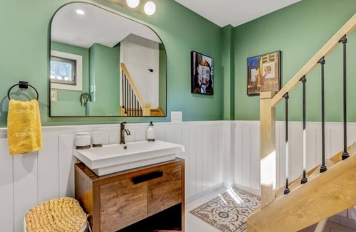 Rathwood Apartment | The Bachelor