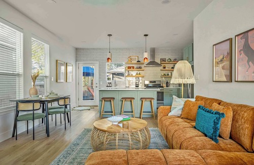 Chestnut House | The Backyard Bliss - 4BR Heated Pool & Ping Pong