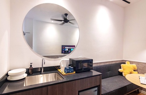 Kampung Simpah Hotel | The Bagan Suite