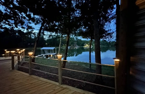 Abbeville Cabin | The BaitHouse - Charming Cabinnn