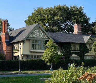 Village of East Hampton Bed & Breakfast | The Baker House 1650