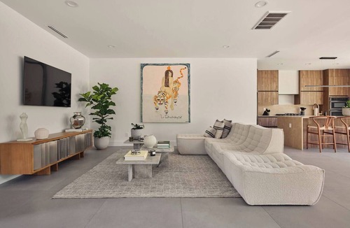 Conroe House | The Balcony Oak: Relax & Unwind