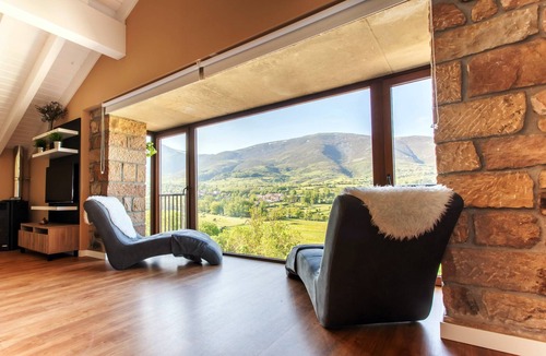 Hermandad de Campoo de Suso House | The Balcony of La Lomba