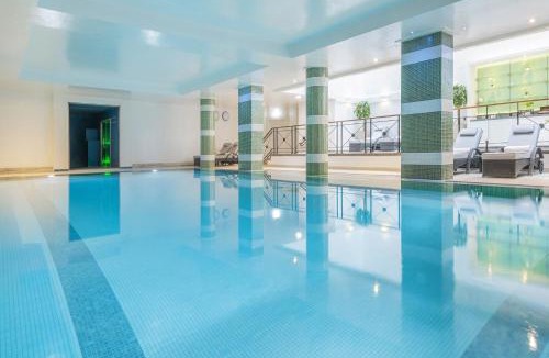 New Town Hotel | The Balmoral Hotel