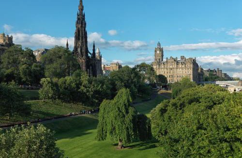 New Town Hotel | The Balmoral Hotel