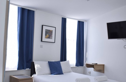 Barking Hotel | The Bank Hotel