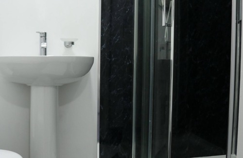 Barking Hotel | The Bank Hotel