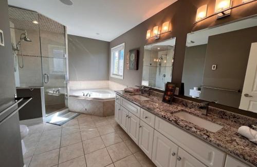 Stratford House | The Bards Roost - 3BR King Ensuite Family Friendly
