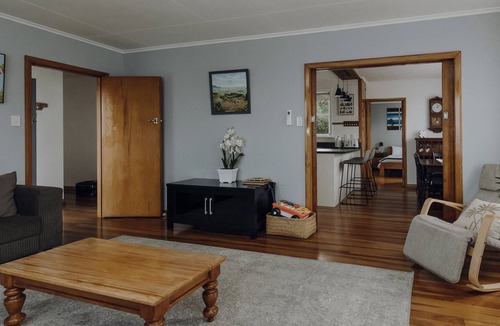 Opunake House | THE BAREFOOT BUNGALOW