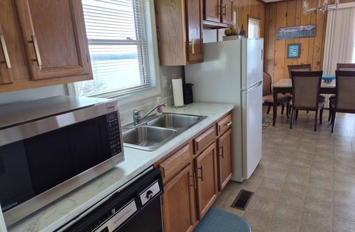 Dover House | The Barge Inn has amazing views of beautiful Kentucky Lake.