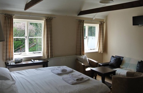 Collingbourne Kingston Hotel | The Barleycorn Inn