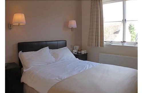 Collingbourne Kingston Hotel | The Barleycorn Inn