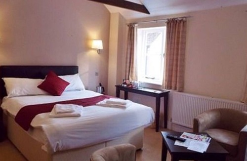 Collingbourne Kingston Hotel | The Barleycorn Inn