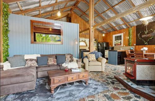 Harper Creek House | The Barn and Shack