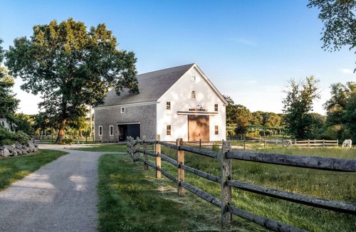 Ipswich House | The Barn at Asa Stone Farm