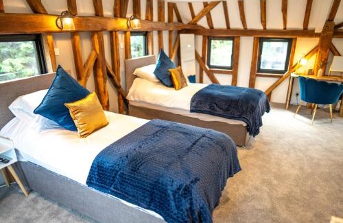 Abbess Roding Bed & Breakfast | The Barn at Chart Hills
