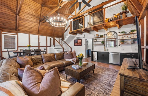 West Chatham House | The Barn at Chatham Oaks