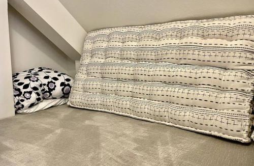 Ashland Apartment | The Barn at Emigrant Creek