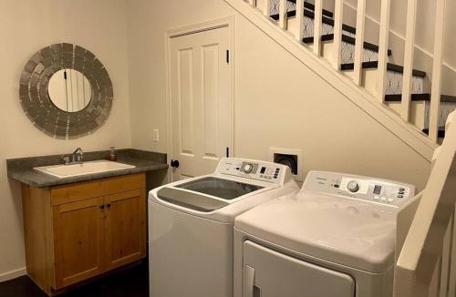 Ashland Apartment | The Barn at Emigrant Creek