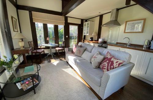 Ebbesborne Wake House | The Barn at Frog Pond Farm