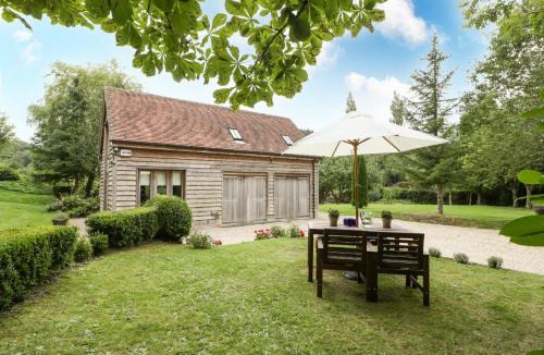 Ebbesborne Wake House | The Barn at Frog Pond Farm