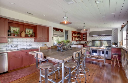 Lakemont House | The Barn at Lake Rabun a Classic Lakemont Retreat for Family & Friends to gather