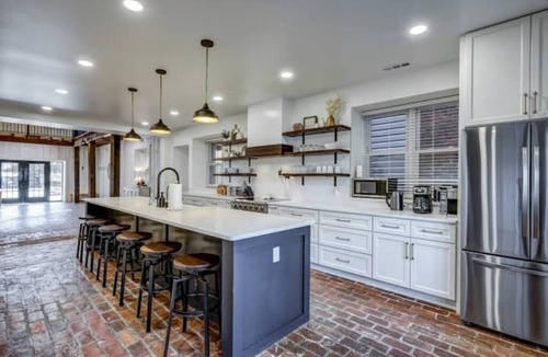 Witmer House | The Barn at Legacy Manor